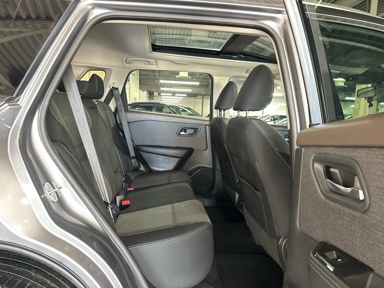 2021 Nissan Rogue FWD SV|CLEAN CARFAX|ONE OWNER|GREAT RELIABILITY|BSM|APPLE CARPLAY|PANORAMIC ROOF| Photo