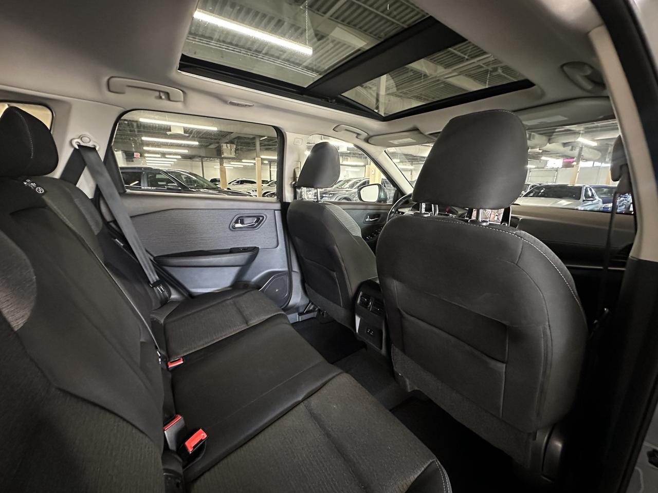 2021 Nissan Rogue FWD SV|CLEAN CARFAX|ONE OWNER|GREAT RELIABILITY|BSM|APPLE CARPLAY|PANORAMIC ROOF| Photo