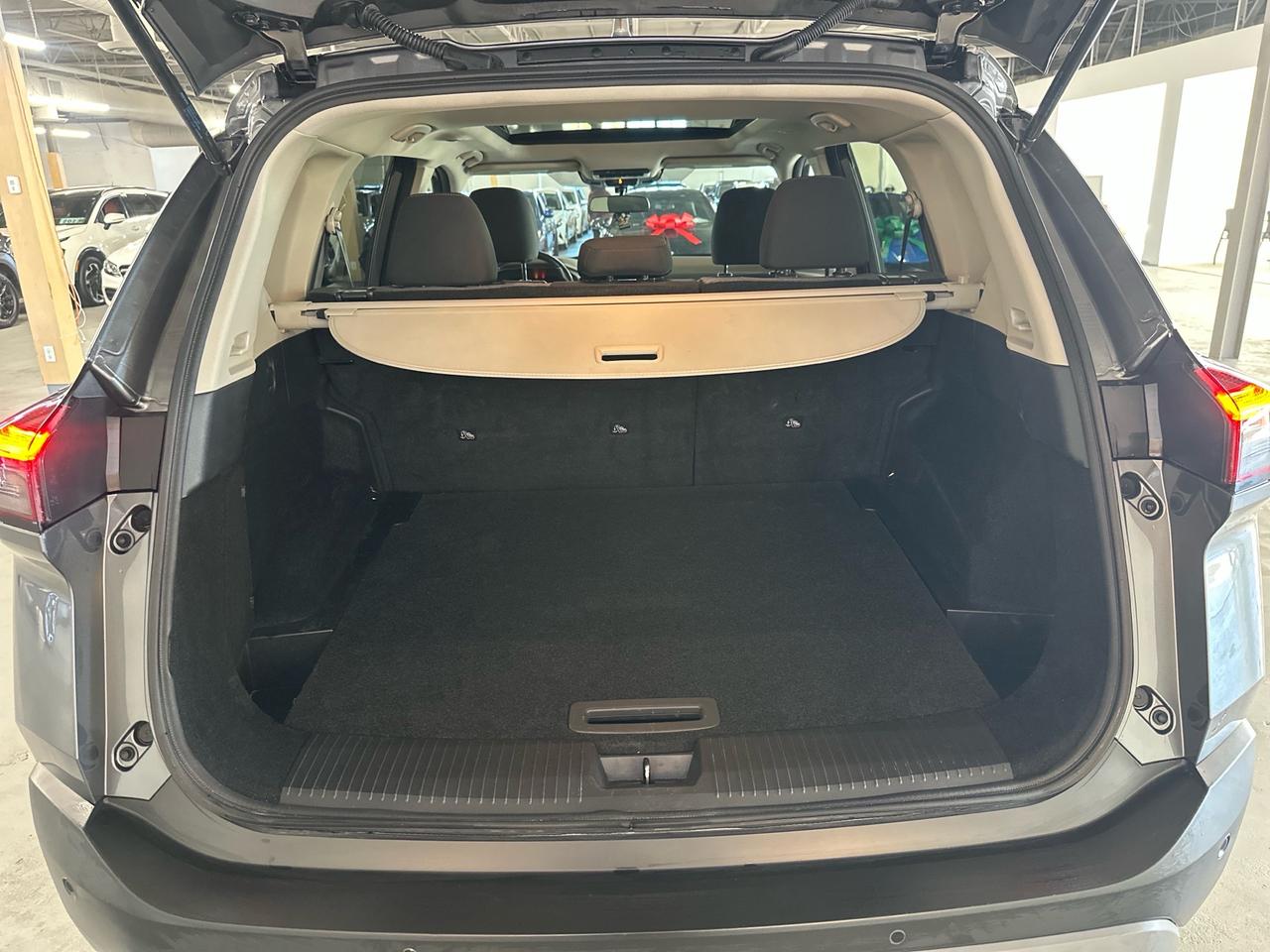 2021 Nissan Rogue FWD SV|CLEAN CARFAX|ONE OWNER|GREAT RELIABILITY|BSM|APPLE CARPLAY|PANORAMIC ROOF| Photo