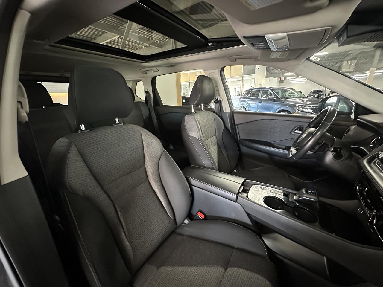 2021 Nissan Rogue FWD SV|CLEAN CARFAX|ONE OWNER|GREAT RELIABILITY|BSM|APPLE CARPLAY|PANORAMIC ROOF| Photo