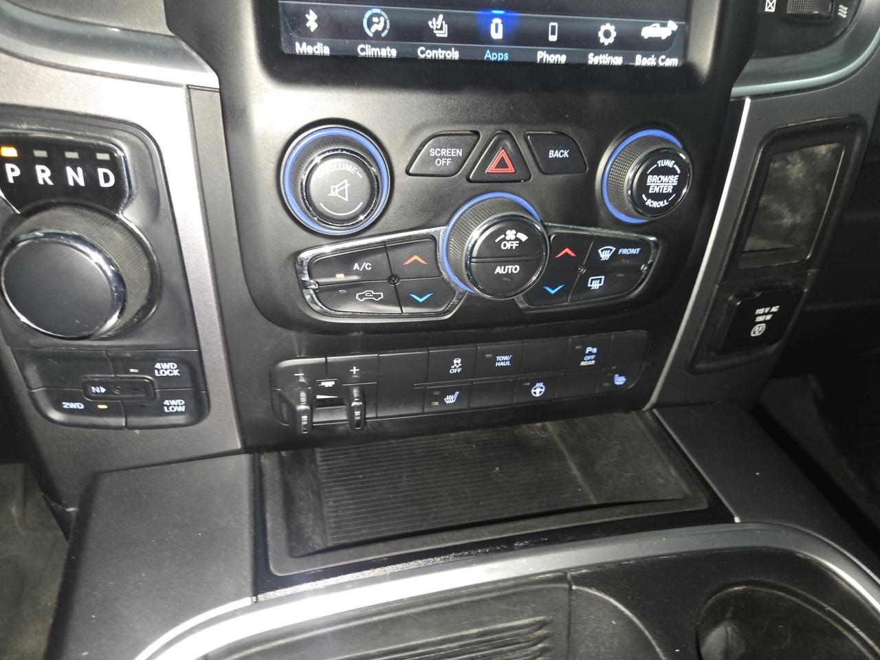 2021 RAM 1500 Classic Warlock 4x4 Crew Cab 5'7" Box|SLT|LOW KM|APPLE CARPLAY/ANDROID AUTO|REMOTE STARTER| Photo