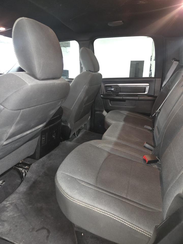 2021 RAM 1500 Classic Warlock 4x4 Crew Cab 5'7" Box|SLT|LOW KM|APPLE CARPLAY/ANDROID AUTO|REMOTE STARTER| Photo