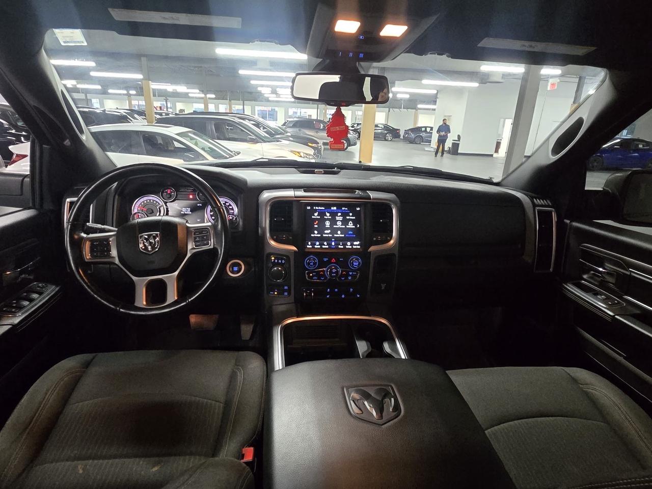2021 RAM 1500 Classic Warlock 4x4 Crew Cab 5'7" Box|SLT|LOW KM|APPLE CARPLAY/ANDROID AUTO|REMOTE STARTER| Photo