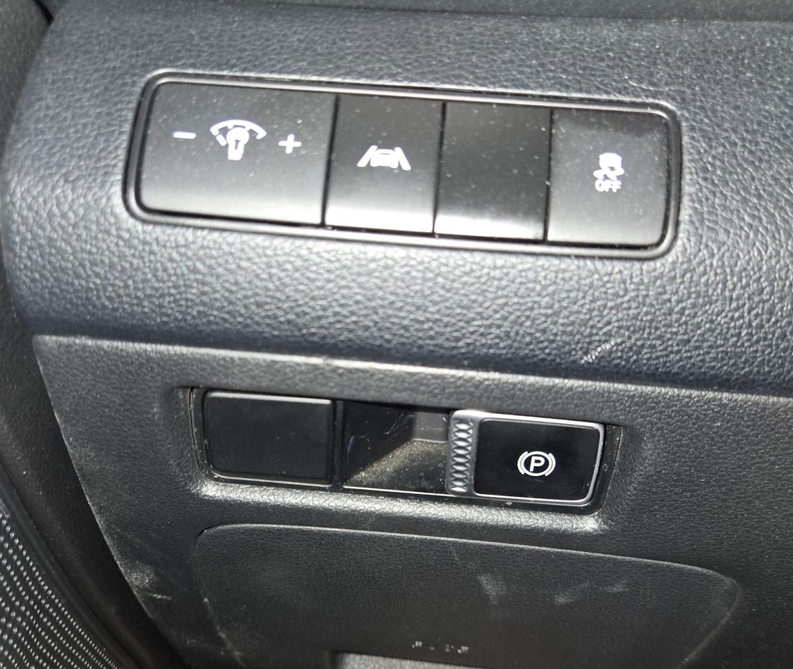 2022 Hyundai Santa Fe Preferred AWD|HEATED SEATS|APPLE CAR PLAY| Photo