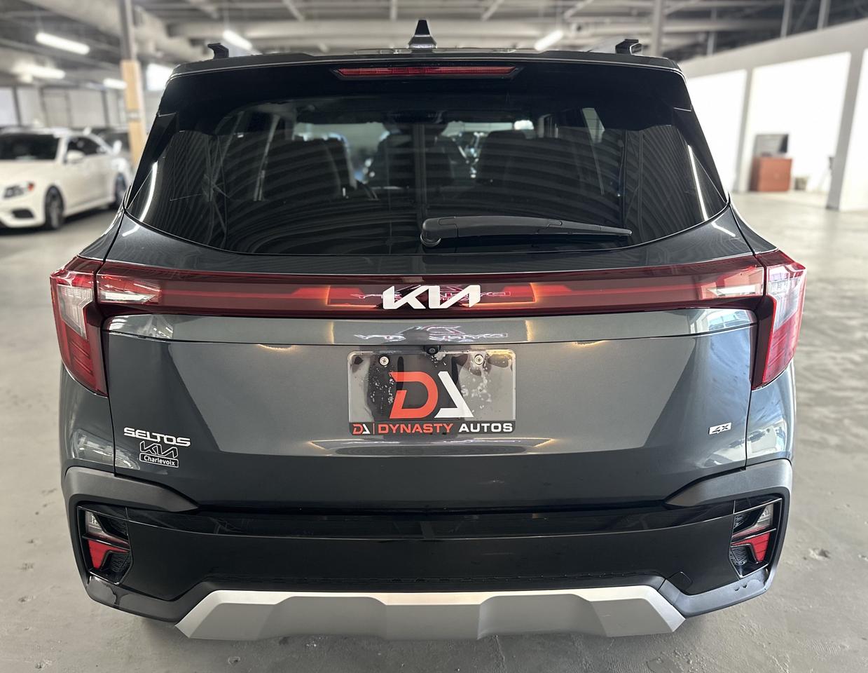 2024 Kia Seltos SX AWD | ONE OWNER | CLEAN CAR FAX | LEATHER SEATS | SUN ROOF| Photo