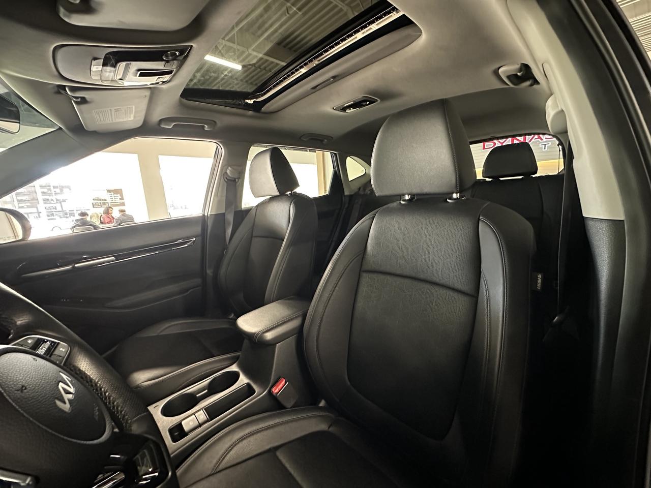 2024 Kia Seltos SX AWD | ONE OWNER | CLEAN CAR FAX | LEATHER SEATS | SUN ROOF| Photo