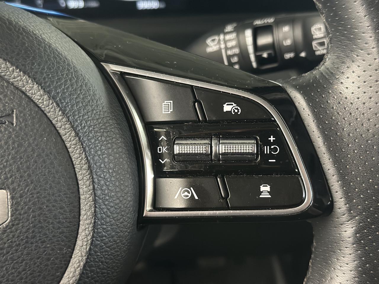 2024 Kia Seltos SX AWD | ONE OWNER | CLEAN CAR FAX | LEATHER SEATS | SUN ROOF| Photo