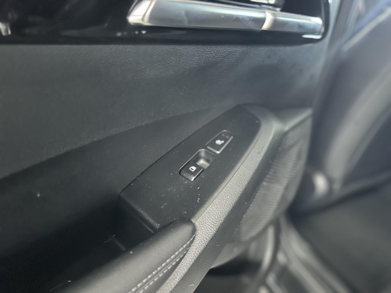 2024 Kia Seltos SX AWD | ONE OWNER | CLEAN CAR FAX | LEATHER SEATS | SUN ROOF| Photo