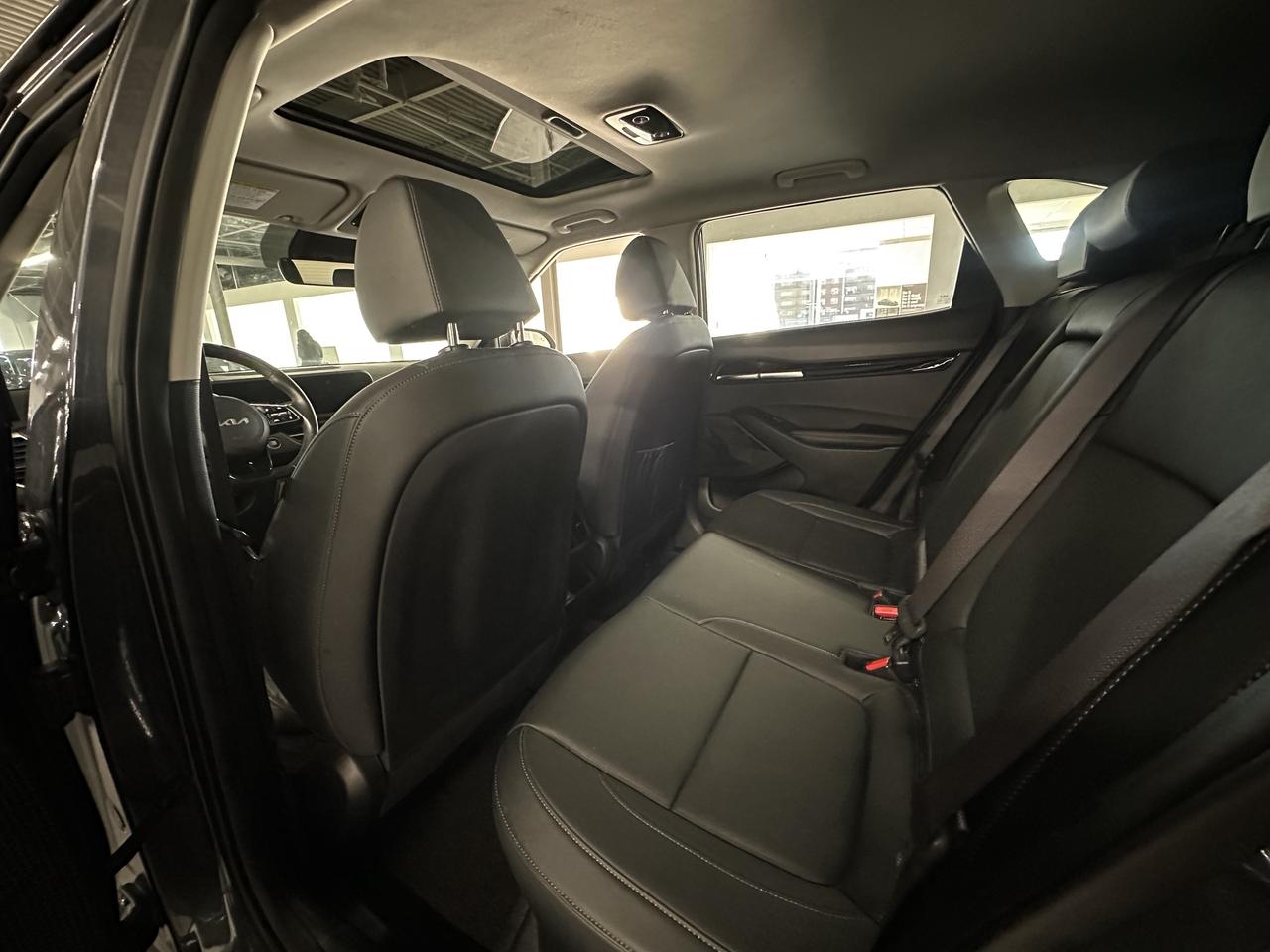 2024 Kia Seltos SX AWD | ONE OWNER | CLEAN CAR FAX | LEATHER SEATS | SUN ROOF| Photo