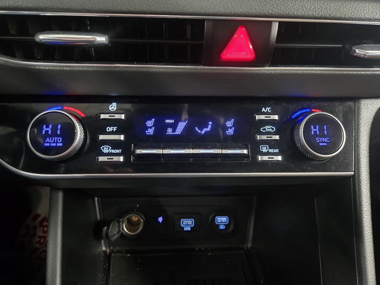 2020 Hyundai Sonata 1.6T Ultimate|LIMITED|PANO ROOF|HEADS UP DISPLAY|NAVIGATION|BSM|COOLING SEATS|REMOTE STARTER| Photo