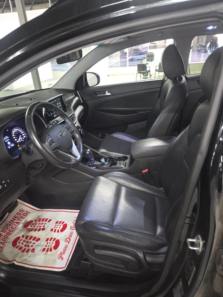 2020 Hyundai Tucson Preferred AWD w/Sun & Leather Package|CLEAN CAR FAX|PANORAMIC ROOF|BSM|TOW HITCH|HEATED STEERING WHEEL| Photo