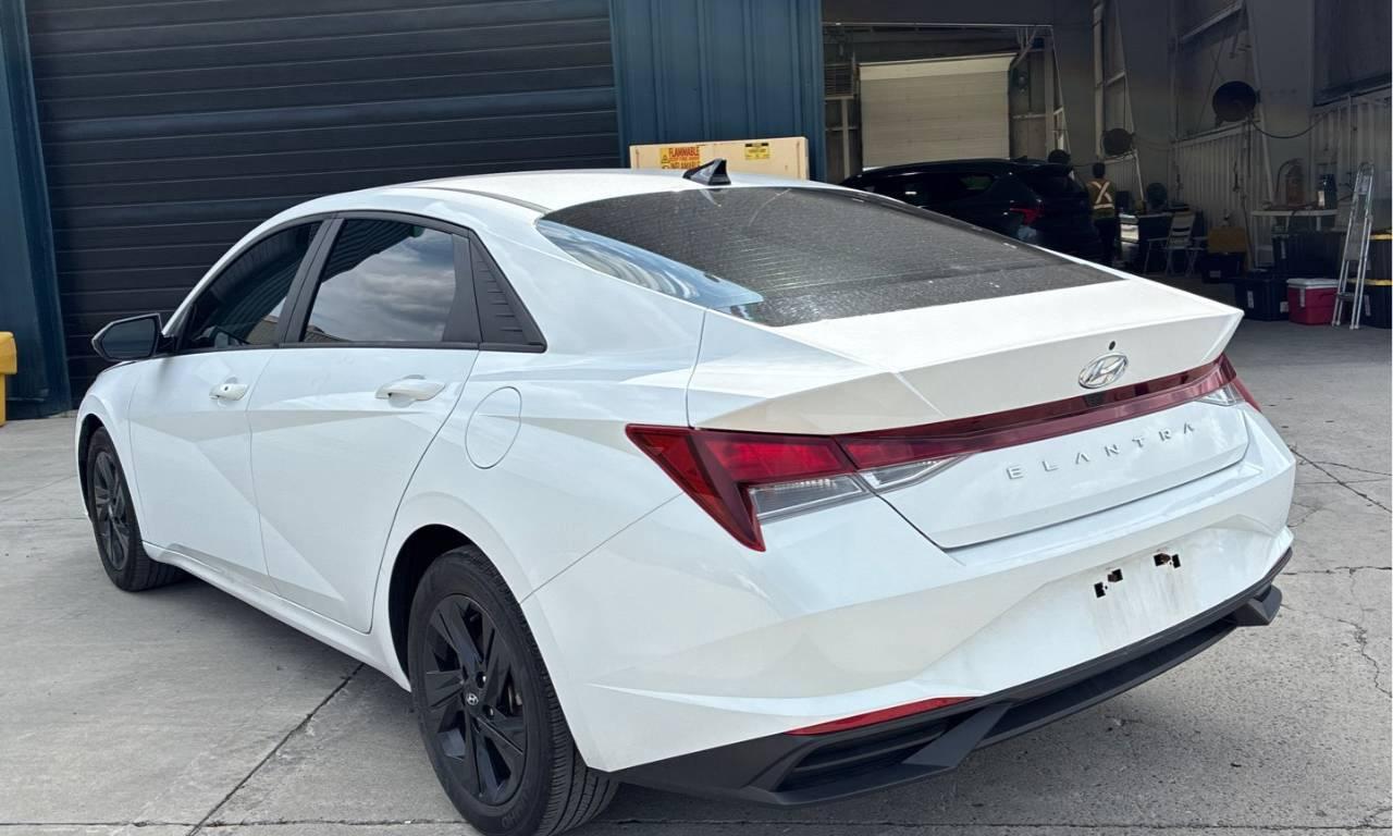 2021 Hyundai Elantra Preferred IVT w/Sun & Tech Package|SUNROOF|HEATED SEATS| Photo