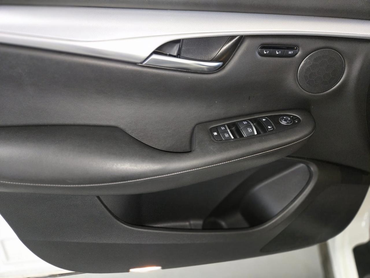 2019 Infiniti QX50 LUXE AWD|ESSENTIAL|PANO ROOF|CLEAN CAR FAX|GREAT RELIABILITY| Photo