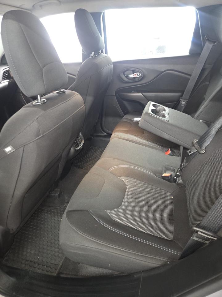 2020 Jeep Cherokee Sport | One Owner | Clean CARFAX Photo