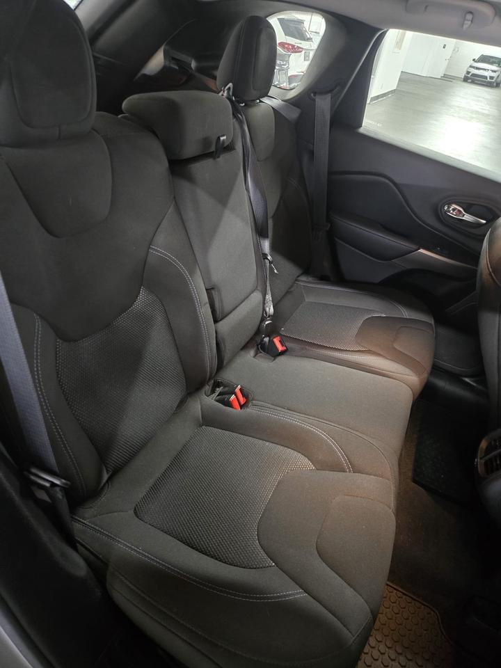 2020 Jeep Cherokee Sport | One Owner | Clean CARFAX Photo
