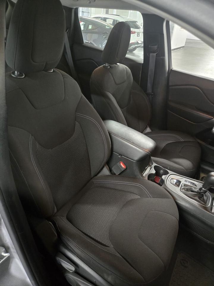 2020 Jeep Cherokee Sport | One Owner | Clean CARFAX Photo