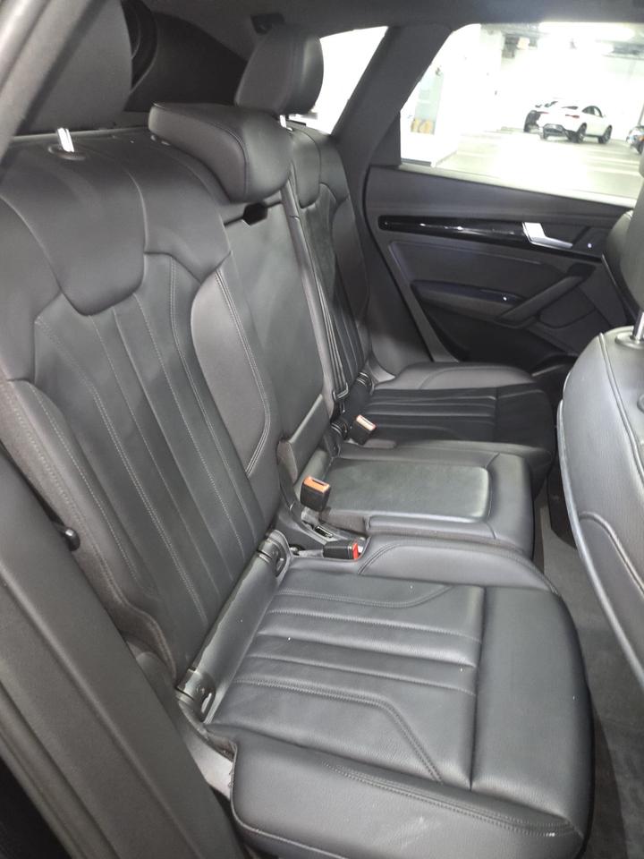2019 Audi Q5 Progressiv AWD | Clean CARFAX |Pano Roof | Navigation | Heated Seats Photo