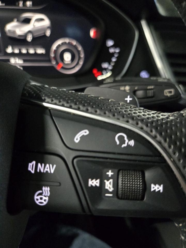 2019 Audi Q5 Progressiv AWD | Clean CARFAX |Pano Roof | Navigation | Heated Seats Photo