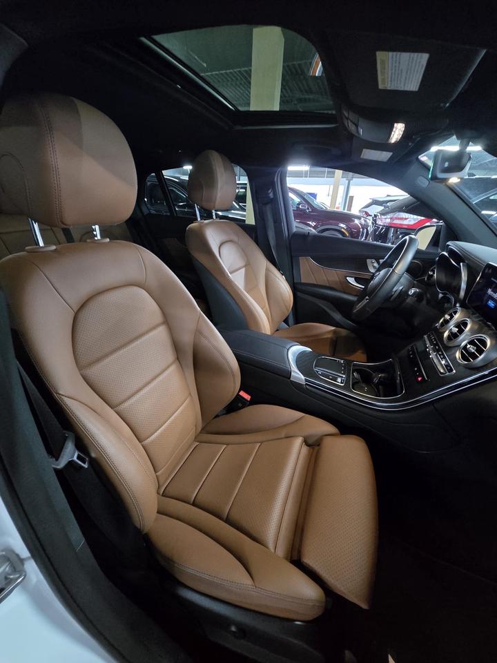 2023 Mercedes-Benz GLC-Class GLC 300 4MATIC Coupe|BROWN LEATHER INTERIOR|SUNROOF|TWO SETS OF KEYS| Photo