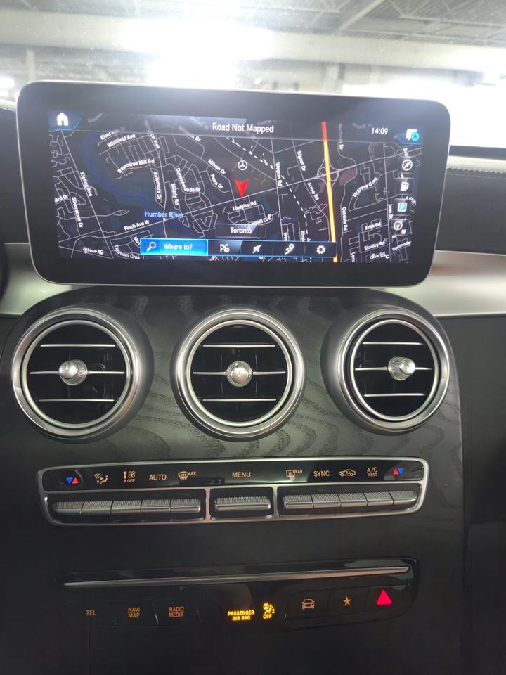 2023 Mercedes-Benz GLC-Class GLC 300 4MATIC Coupe|BROWN LEATHER INTERIOR|SUNROOF|TWO SETS OF KEYS| Photo