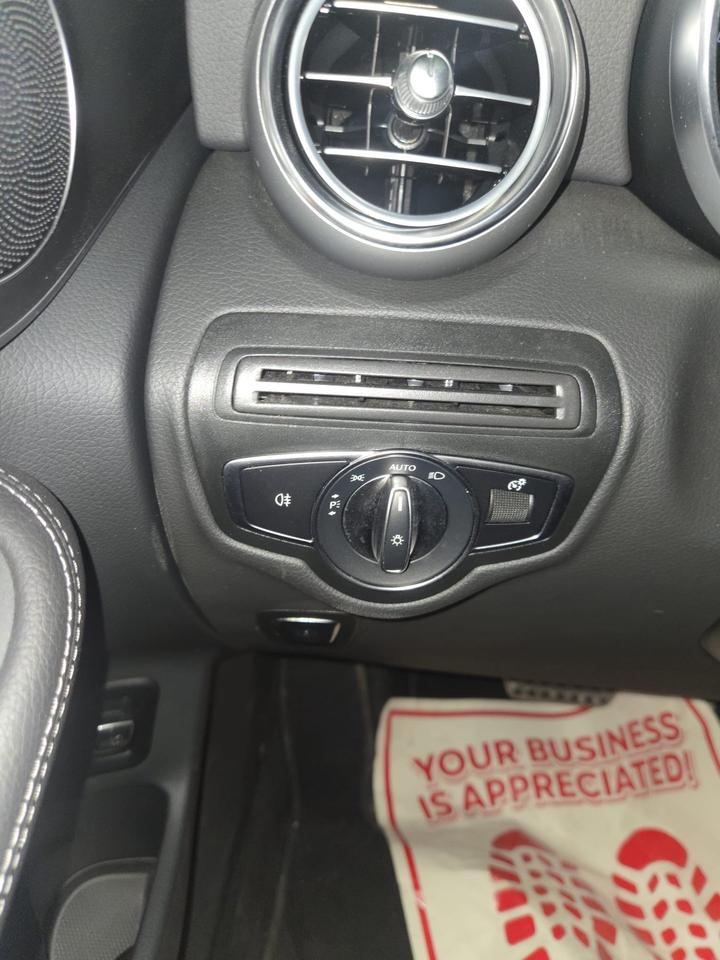 2023 Mercedes-Benz GLC-Class GLC 300 4MATIC Coupe|BROWN LEATHER INTERIOR|SUNROOF|TWO SETS OF KEYS| Photo