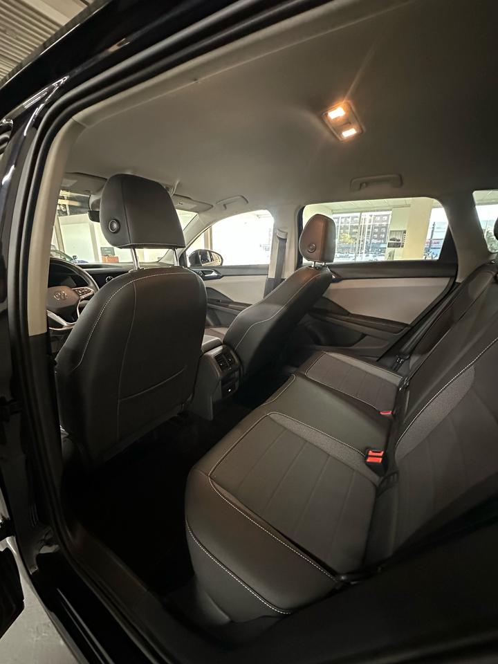 2024 Volkswagen Taos Comfortline | One Owner | Clean CARFAX Photo