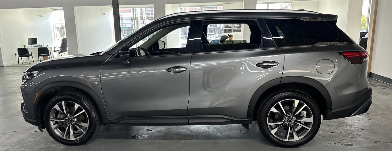 2024 Infiniti QX60 LUXE AWD | Clean CARFAX | 7 Passengers Photo