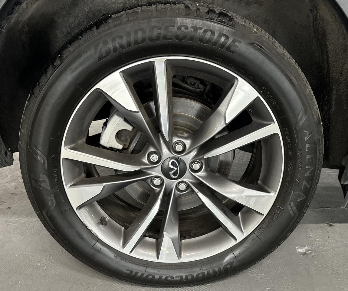 2024 Infiniti QX60 LUXE AWD | Clean CARFAX | 7 Passengers Photo
