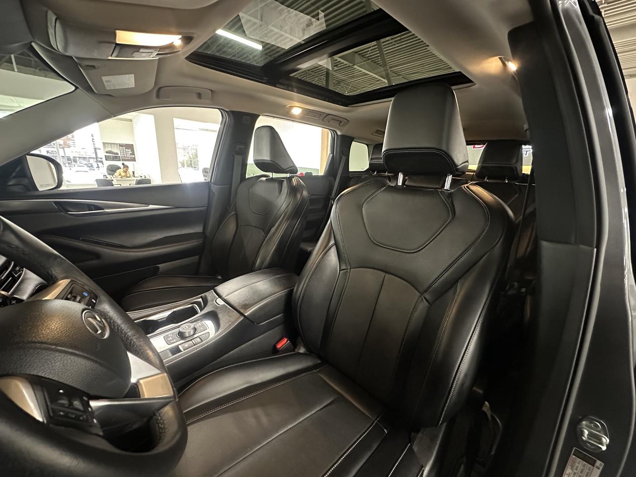 2024 Infiniti QX60 LUXE AWD | Clean CARFAX | 7 Passengers Photo