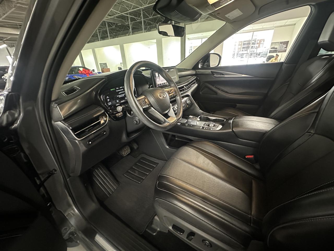 2024 Infiniti QX60 LUXE AWD | Clean CARFAX | 7 Passengers Photo