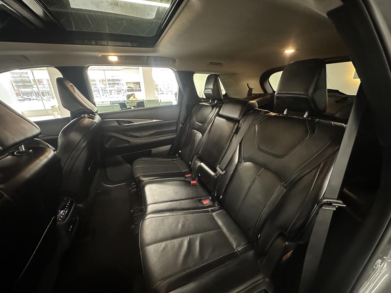 2024 Infiniti QX60 LUXE AWD | Clean CARFAX | 7 Passengers Photo
