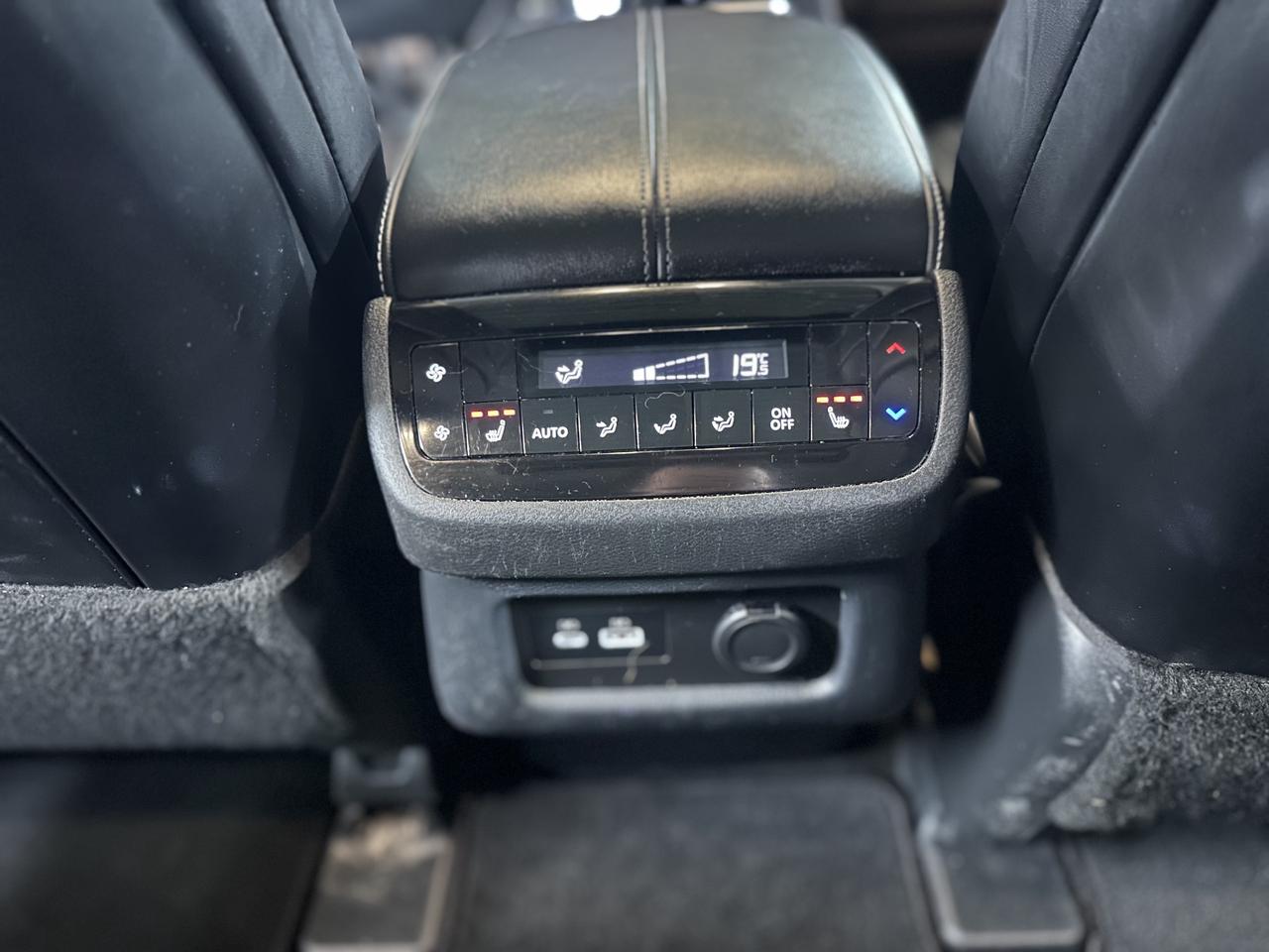 2024 Infiniti QX60 LUXE AWD | Clean CARFAX | 7 Passengers Photo