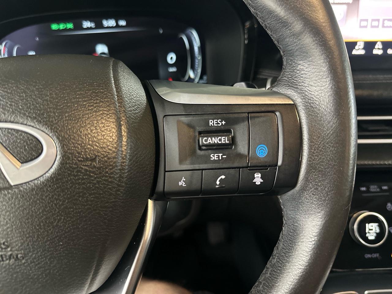 2024 Infiniti QX60 LUXE AWD | Clean CARFAX | 7 Passengers Photo
