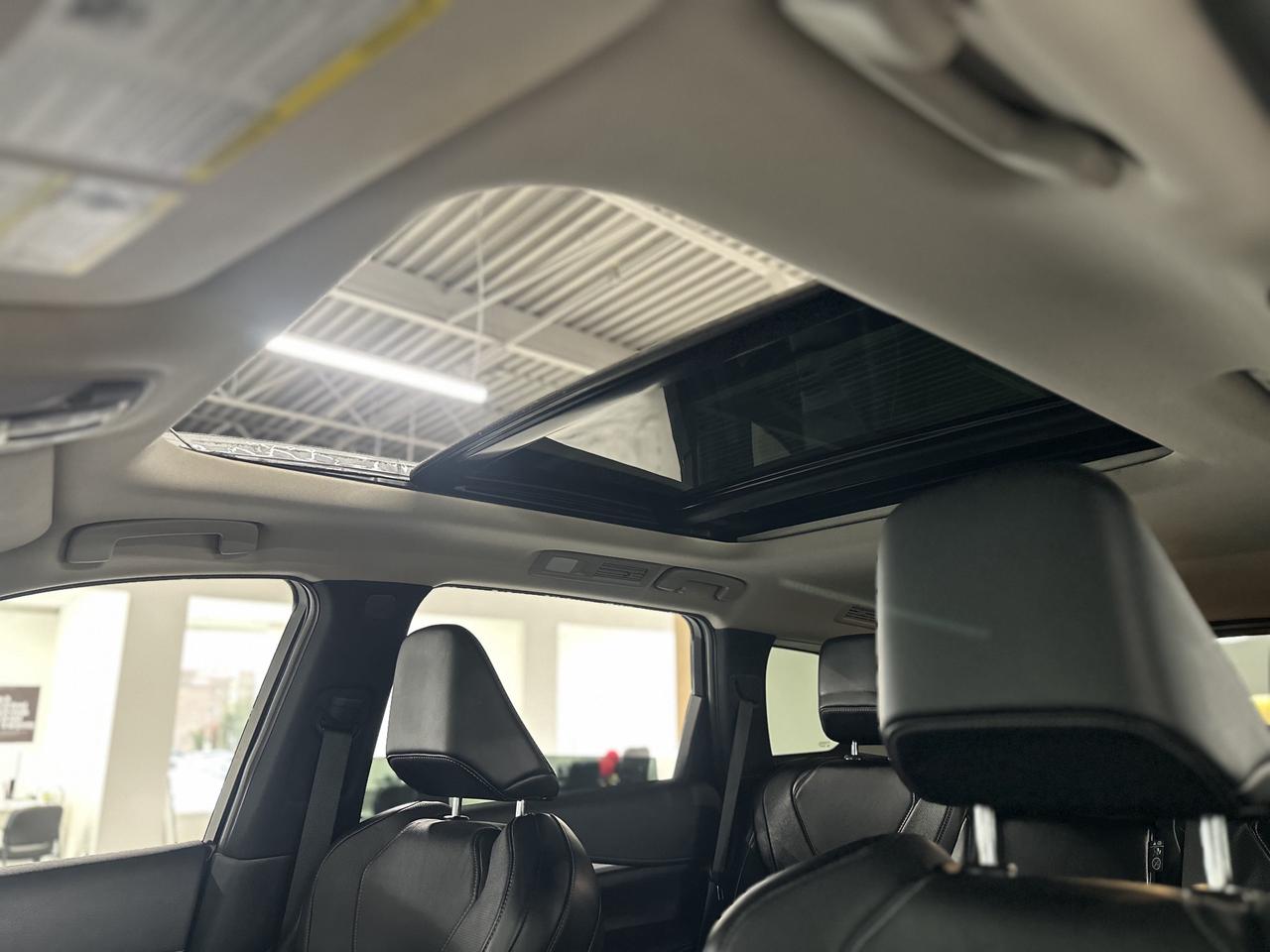 2024 Infiniti QX60 LUXE AWD | Clean CARFAX | 7 Passengers Photo