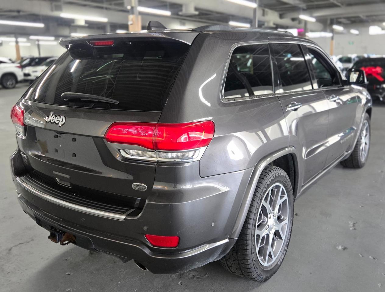 2020 Jeep Grand Cherokee Overland | Clean CARFAX | Dealer Serviced Photo4