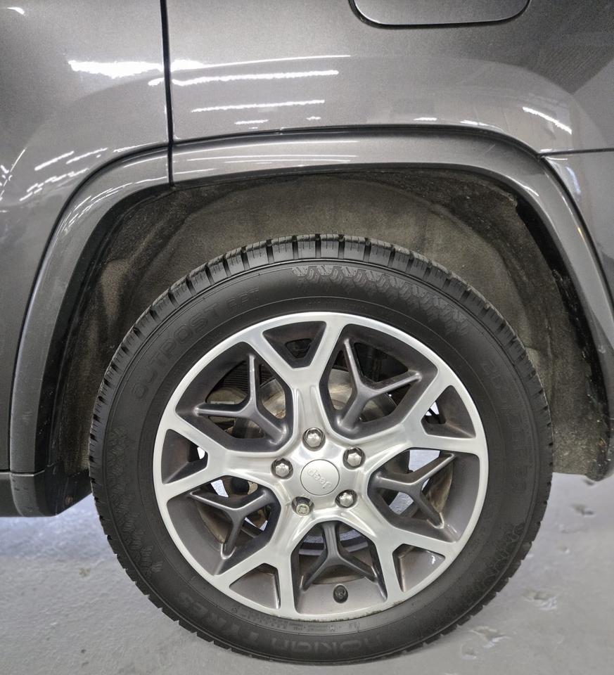 2020 Jeep Grand Cherokee Overland | Clean CARFAX | Dealer Serviced Photo