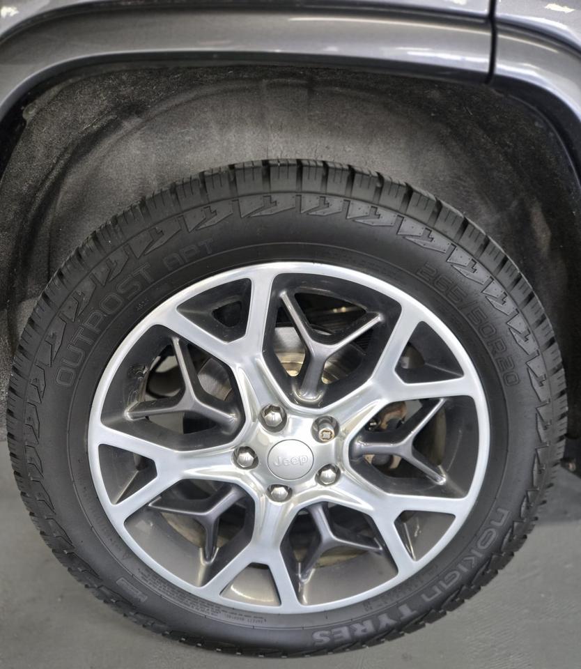 2020 Jeep Grand Cherokee Overland | Clean CARFAX | Dealer Serviced Photo