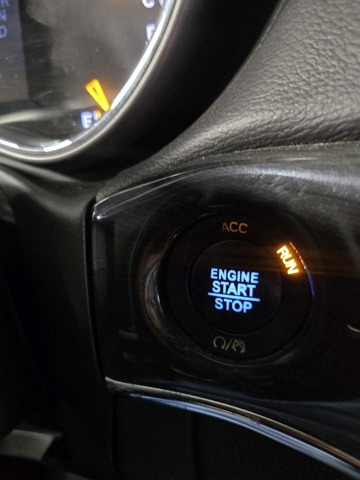 2020 Jeep Grand Cherokee Overland | Clean CARFAX | Dealer Serviced Photo