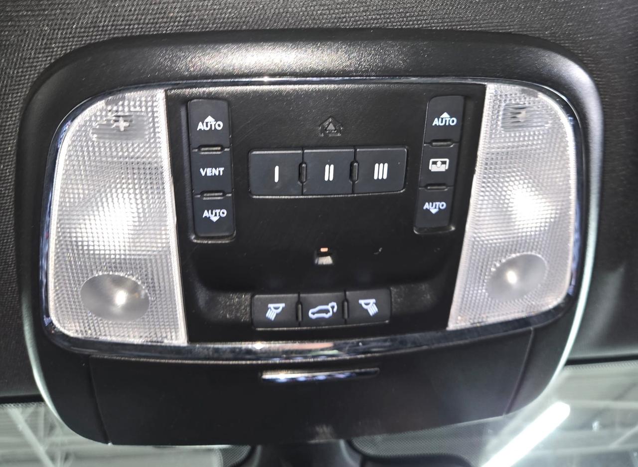 2020 Jeep Grand Cherokee Overland | Clean CARFAX | Dealer Serviced Photo