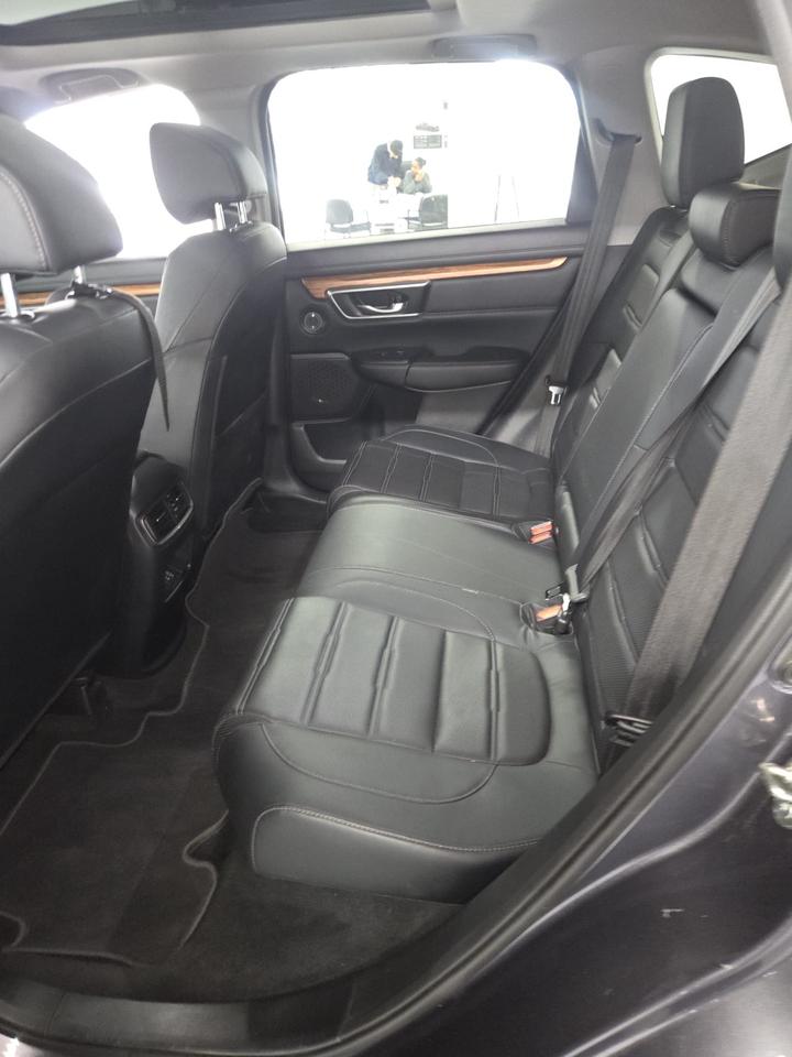 2019 Honda CR-V Touring AWD | One Owner | Clean CARFAX | Dealer Serviced Photo