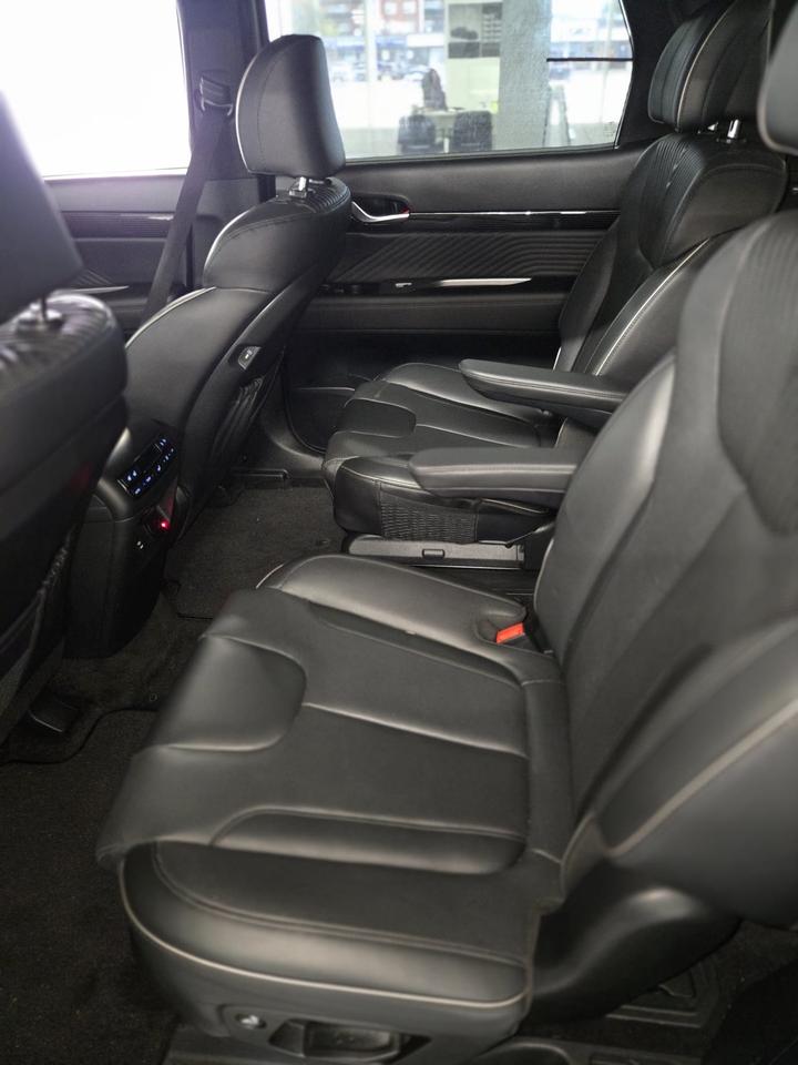 2024 Hyundai PALISADE Ultimate Calligraphy 7-Passenger AWD | One Owner | Clean CARFAX Photo