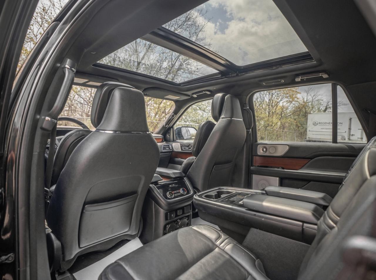 2020 Lincoln Navigator L Reserve 4x4 | One Owner | Clean CARFAX | Regular Service History | 7 Passenger Photo