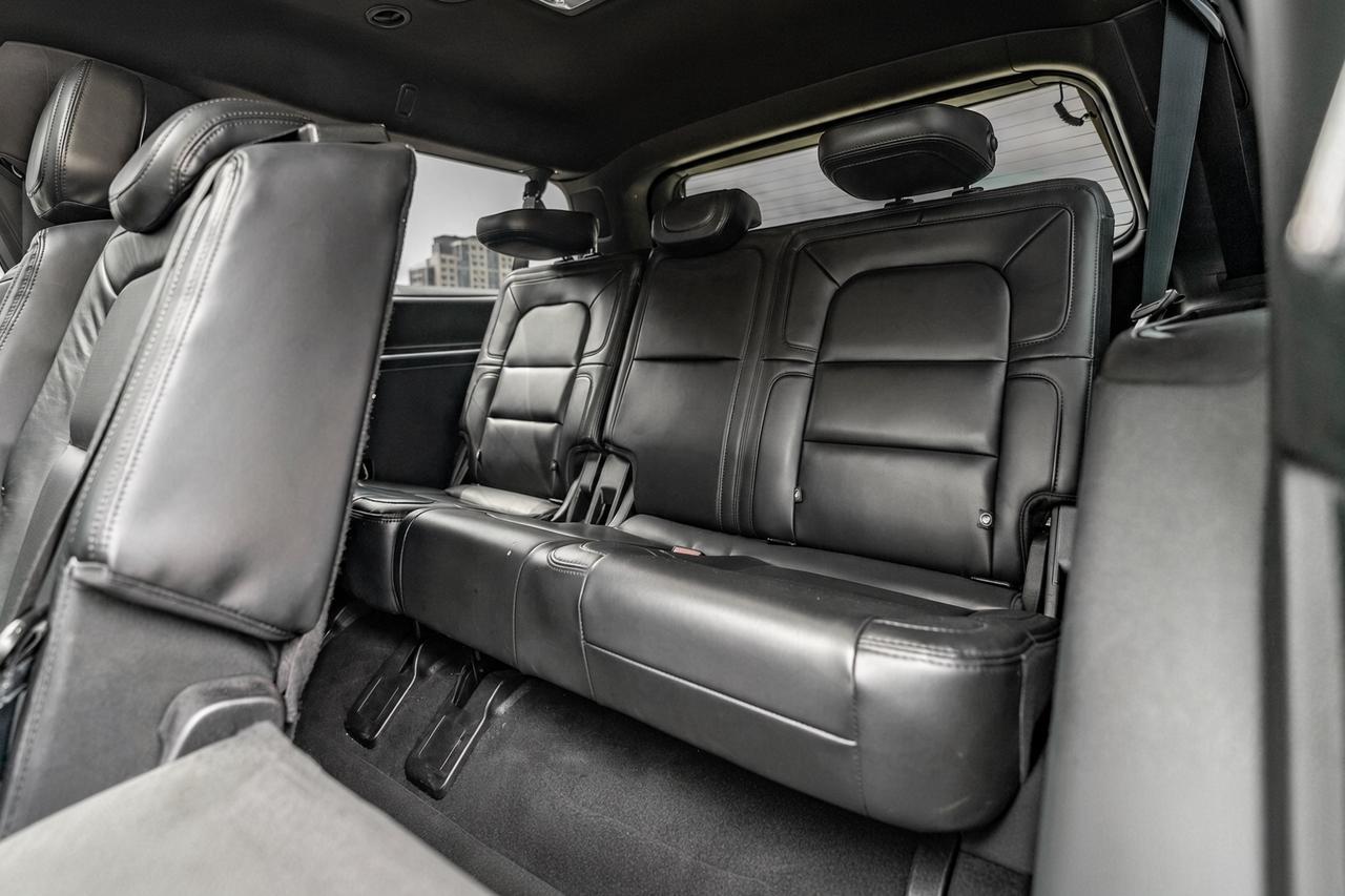 2020 Lincoln Navigator L Reserve 4x4 | One Owner | Clean CARFAX | Regular Service History | 7 Passenger Photo