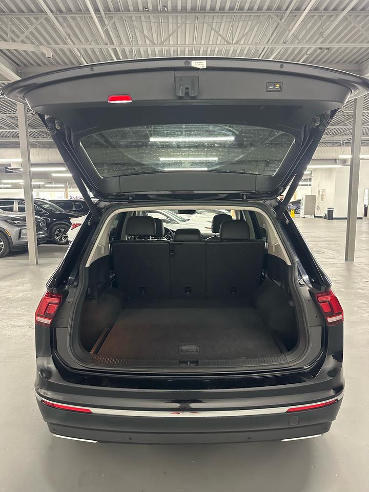 2018 Volkswagen Tiguan Highline 4MOTION | Accident Free | Dealer Serviced | Good Reliability Rating by CARFAX Photo