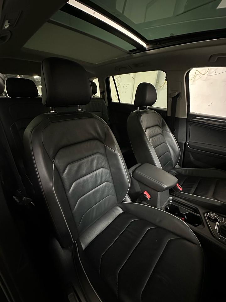 2018 Volkswagen Tiguan Highline 4MOTION | Accident Free | Dealer Serviced | Good Reliability Rating by CARFAX Photo