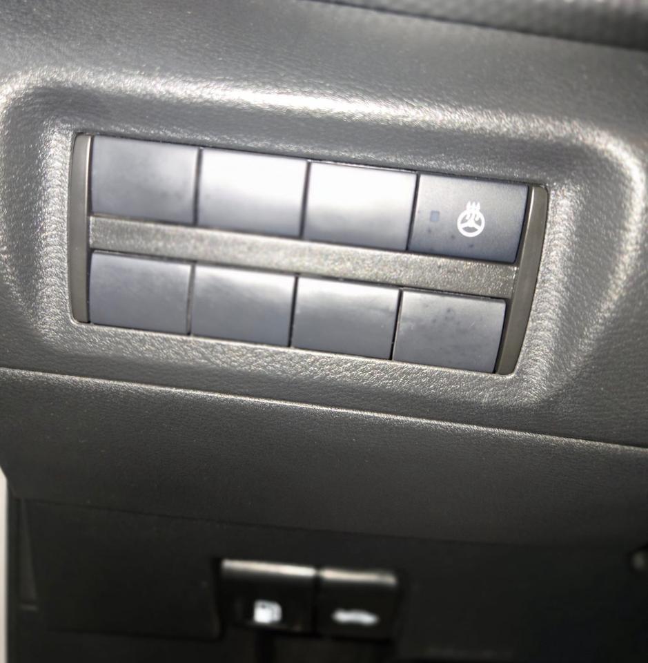 2021 Nissan Kicks SV | Clean CARFAX | 100 % Dealer Serviced Photo