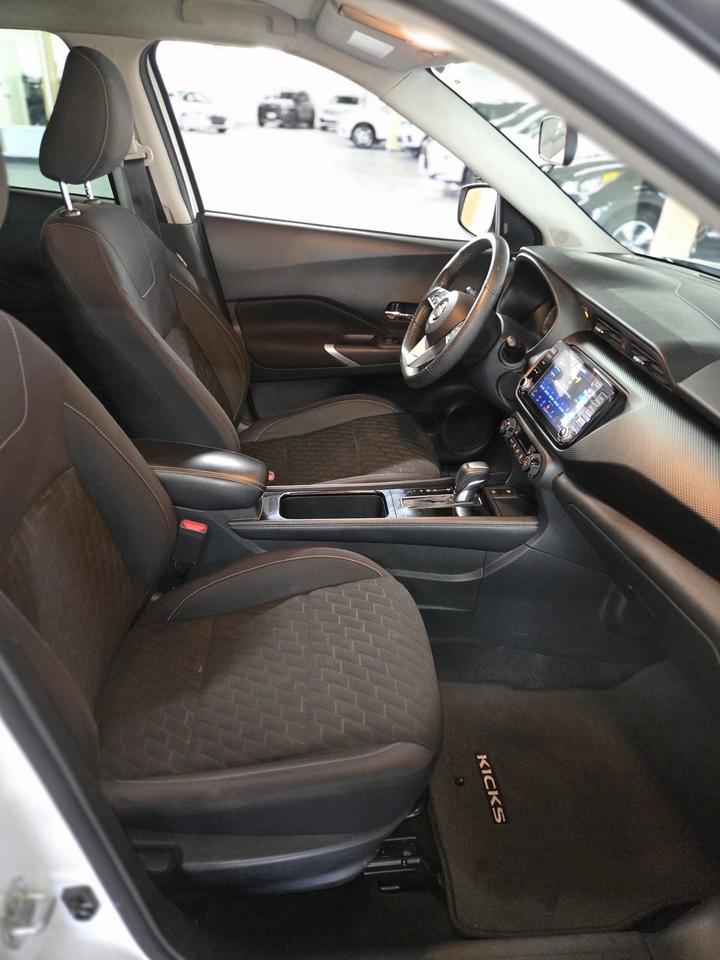2021 Nissan Kicks SV | Clean CARFAX | 100 % Dealer Serviced Photo