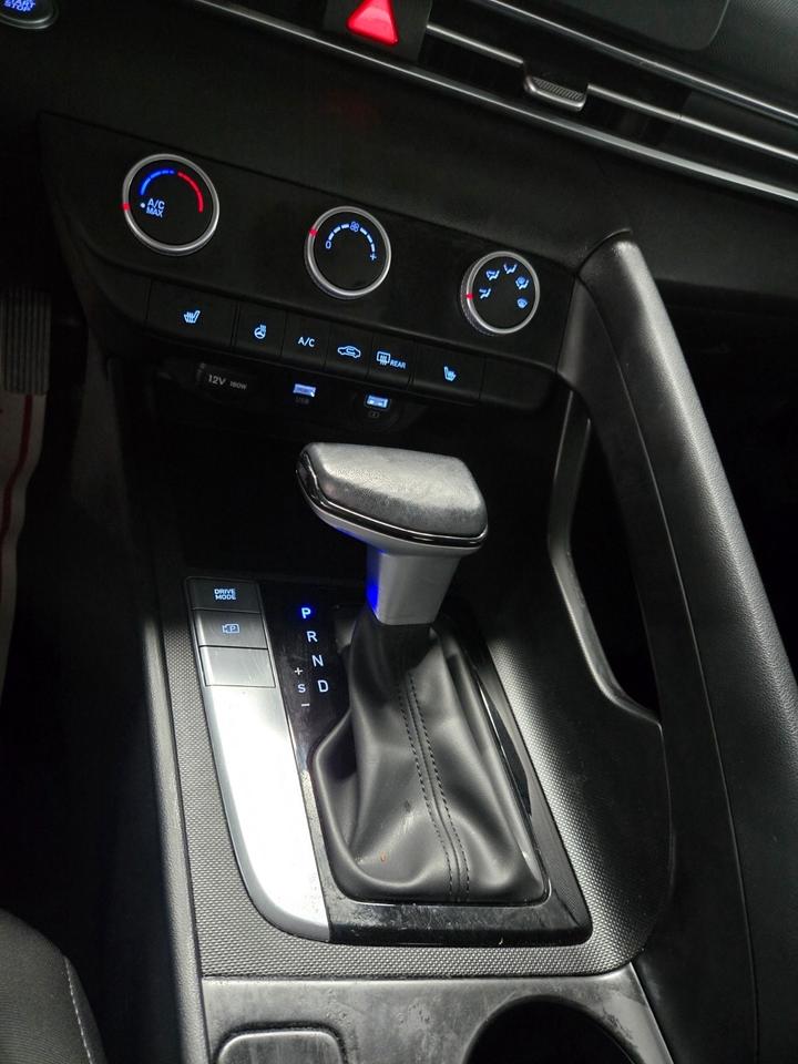 2023 Hyundai Elantra PREFERRED | CLEAN CARFAX Photo