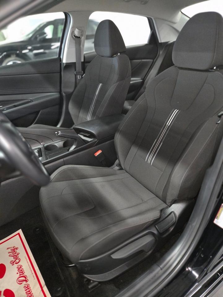 2023 Hyundai Elantra PREFERRED | CLEAN CARFAX Photo