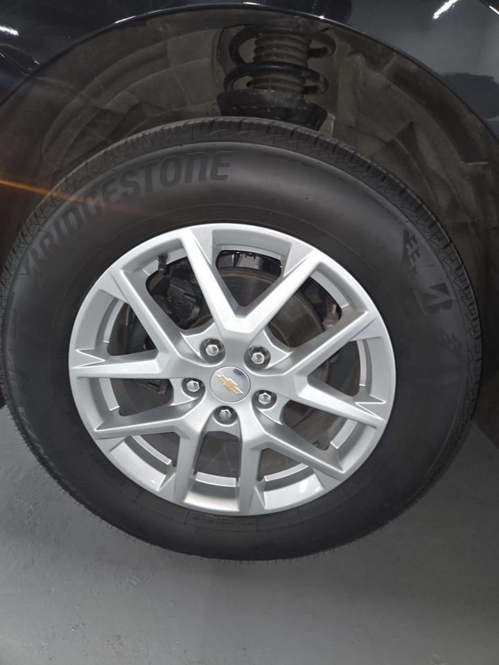 2023 Chevrolet Equinox AWD LT | Clean Carfax Photo